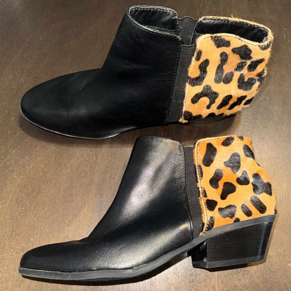 Chic Leopard Print Ankle Booties